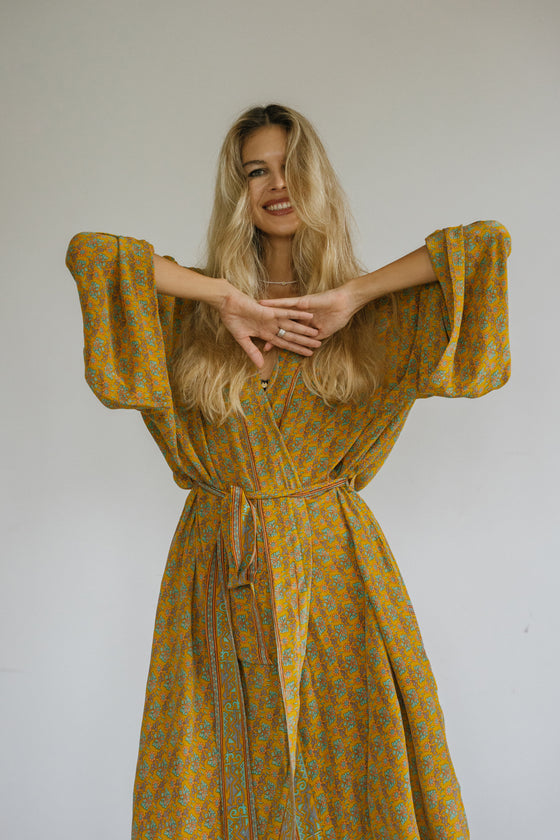 Dramatic Kimono - Stepwell