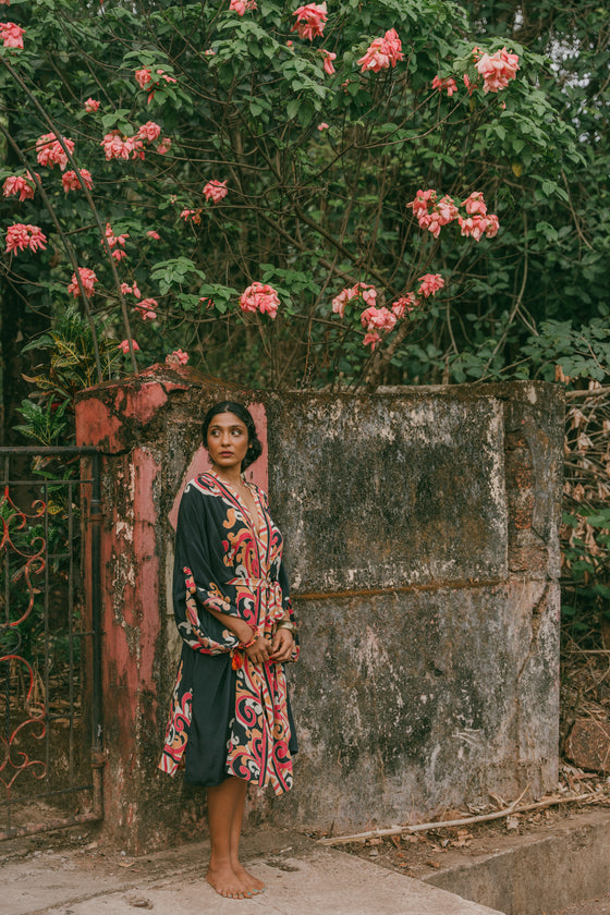 The Dramatic Kimono - Holland