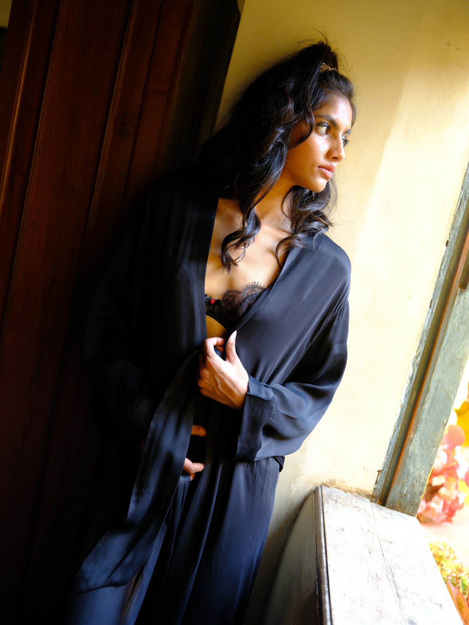The Robe - Black